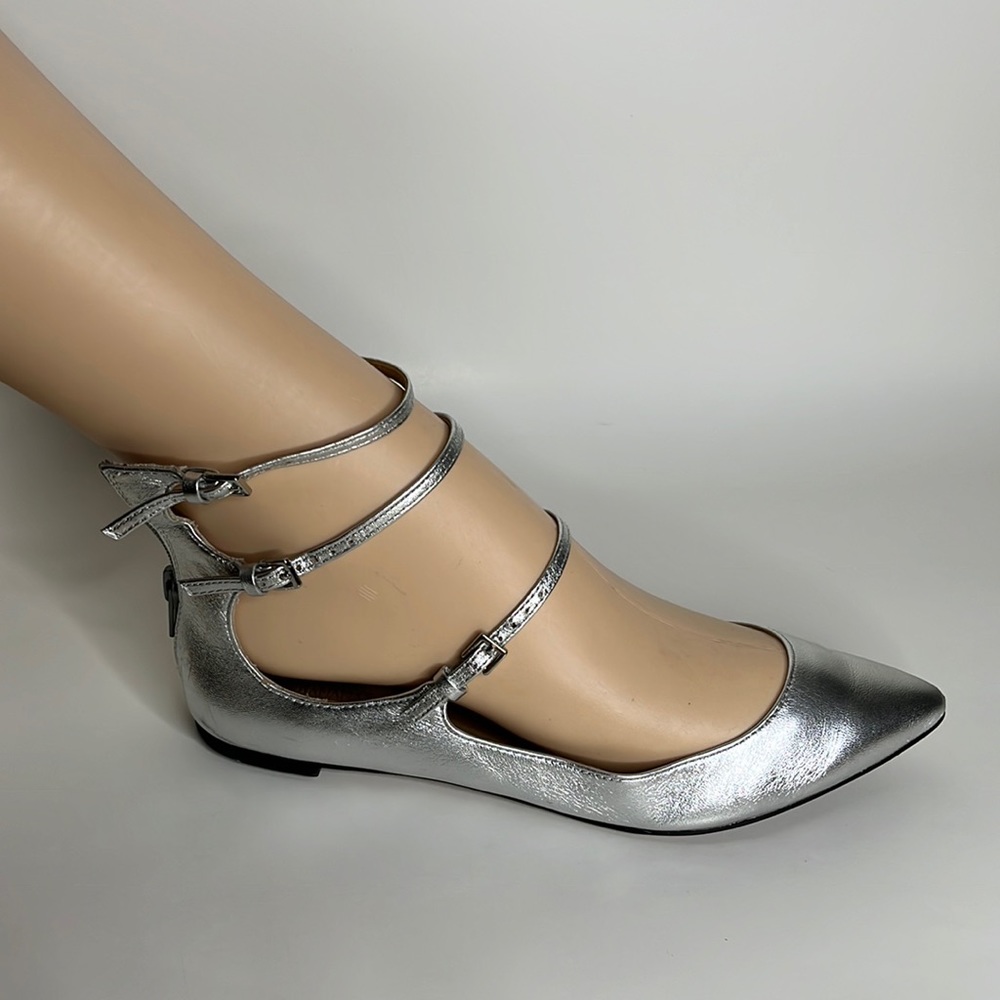 BANANA‎  REPUBLIC Metallic Silver Pointed Toe Strappy Flats Sz 7.5 - Picture 2 of 5